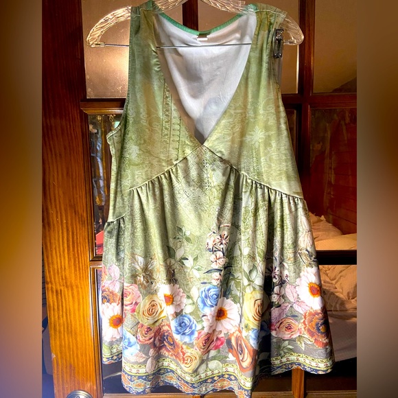 Floral Print Deep V Tank - Picture 1 of 4